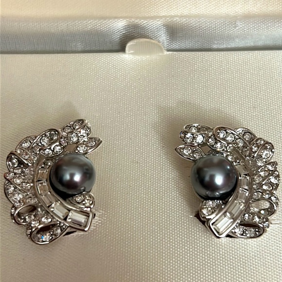 Nolan Miller Faux Gray Pearl Crystal Earrings - Picture 2 of 8